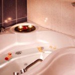 Say good bye to tension with Cleopatra Bath + Massage 60 min