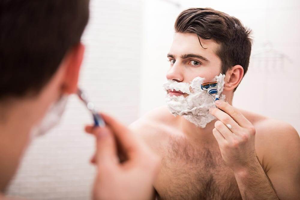 Why a gentlemen’s skin facial is great for razor burns and clogged pores